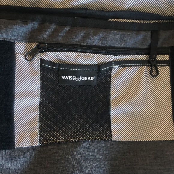 Swiss Gear Crossbody Messenger Bag for laptop/books - Heather grey & black - Picture 9 of 16